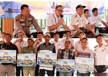 Peduli dan Berbagi !! Petrokimia Gresik Gelontor Bantuan Rp100 Juta untuk Nelayan Sekitar Perusahaan