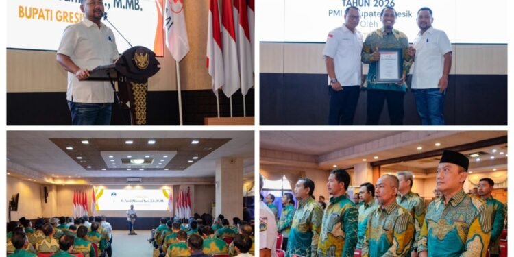 Bupati Gus Yani Bersama Ketua PMI Gresik Berikan Penghargaan kepada Pendonor Darah 50 Kali