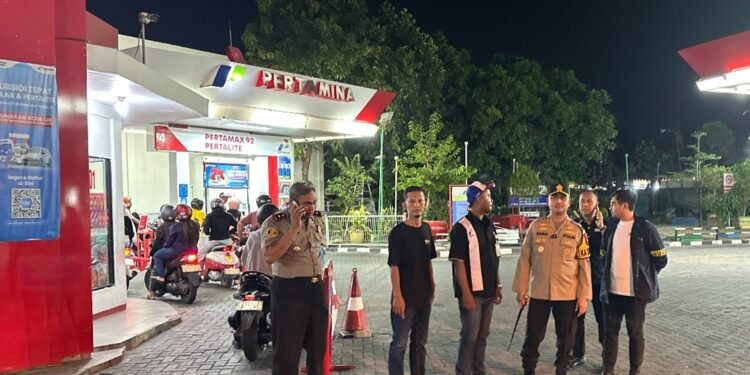 Sidak Langsung ke SPBU, Kapolres Gresik Pastikan Stok BBM Aman